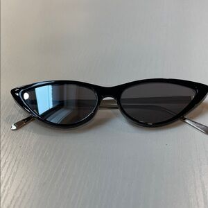 Chic Black and Gold Cat-Eye Sunglasses